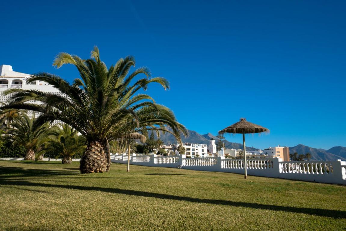 Palmeras 72 Menyber Nerja Εξωτερικό φωτογραφία
